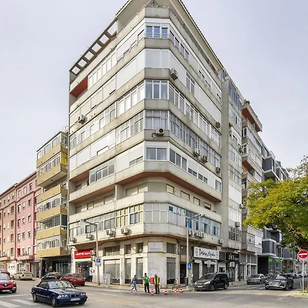 Whome Serenity: Entrecampos Terrace Haven Appartement Lisboa